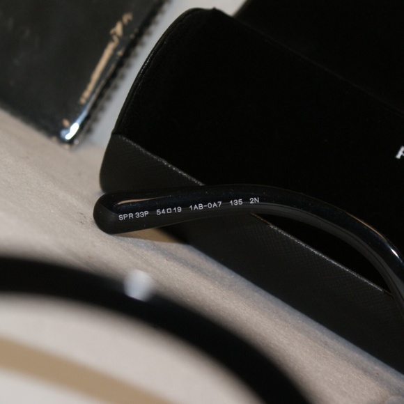 Authentic Prada 33P 54-19-135 - Picture 4 of 6